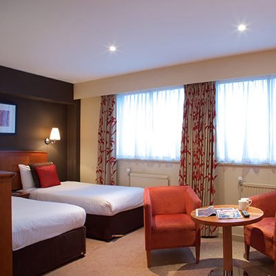 وظائف شاغرة للعمل لدى فندق اربع نجوم في شارع المدينة المنورة