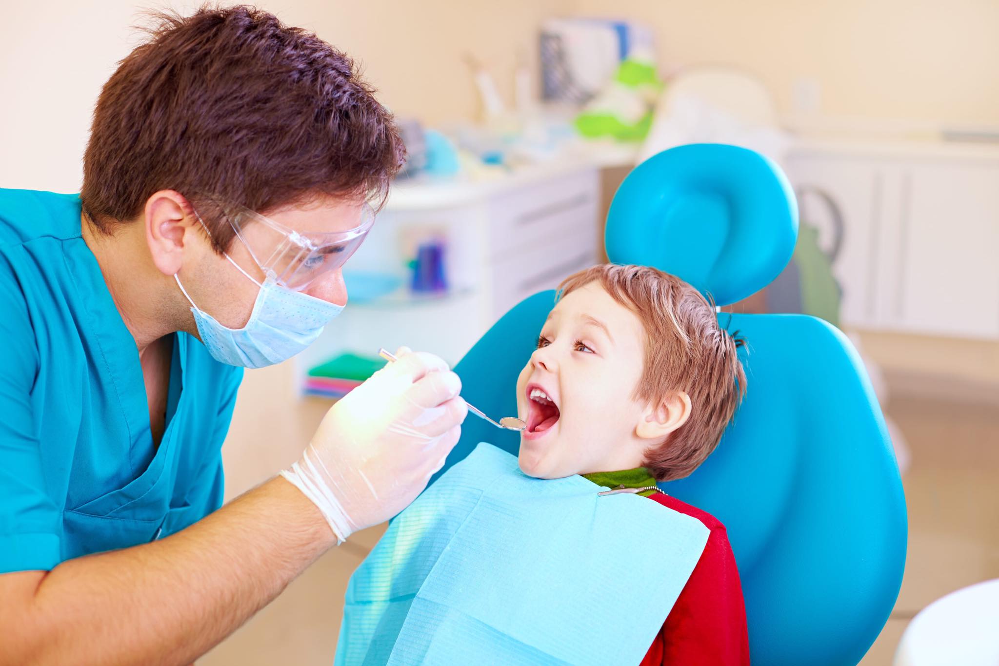 مطلوب طبيب اسنان براتب مغري جدا لدى عيادة اسنان